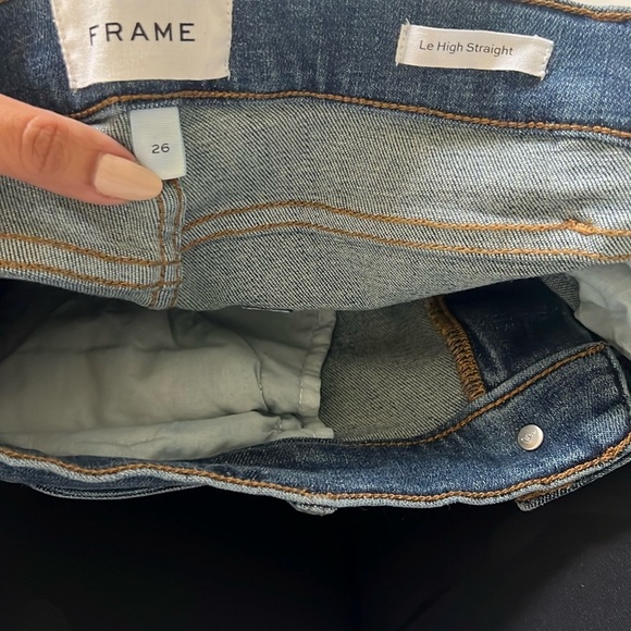 FRAME Le Straight Jeans - Picture 6 of 9